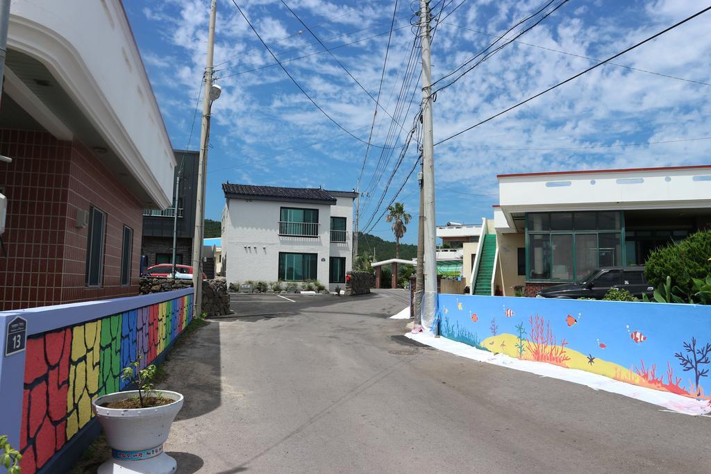 Blue Island Guesthouse Seogwipo Exterior photo